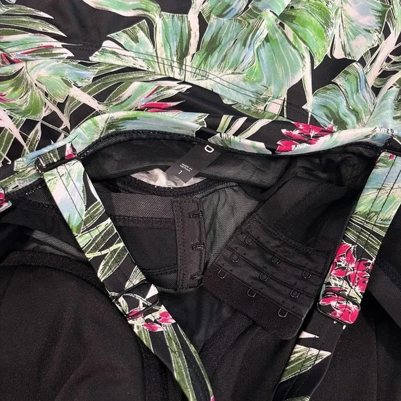 Torrid Tropical Print Tank Top - Black and Green - Picture 6 of 7